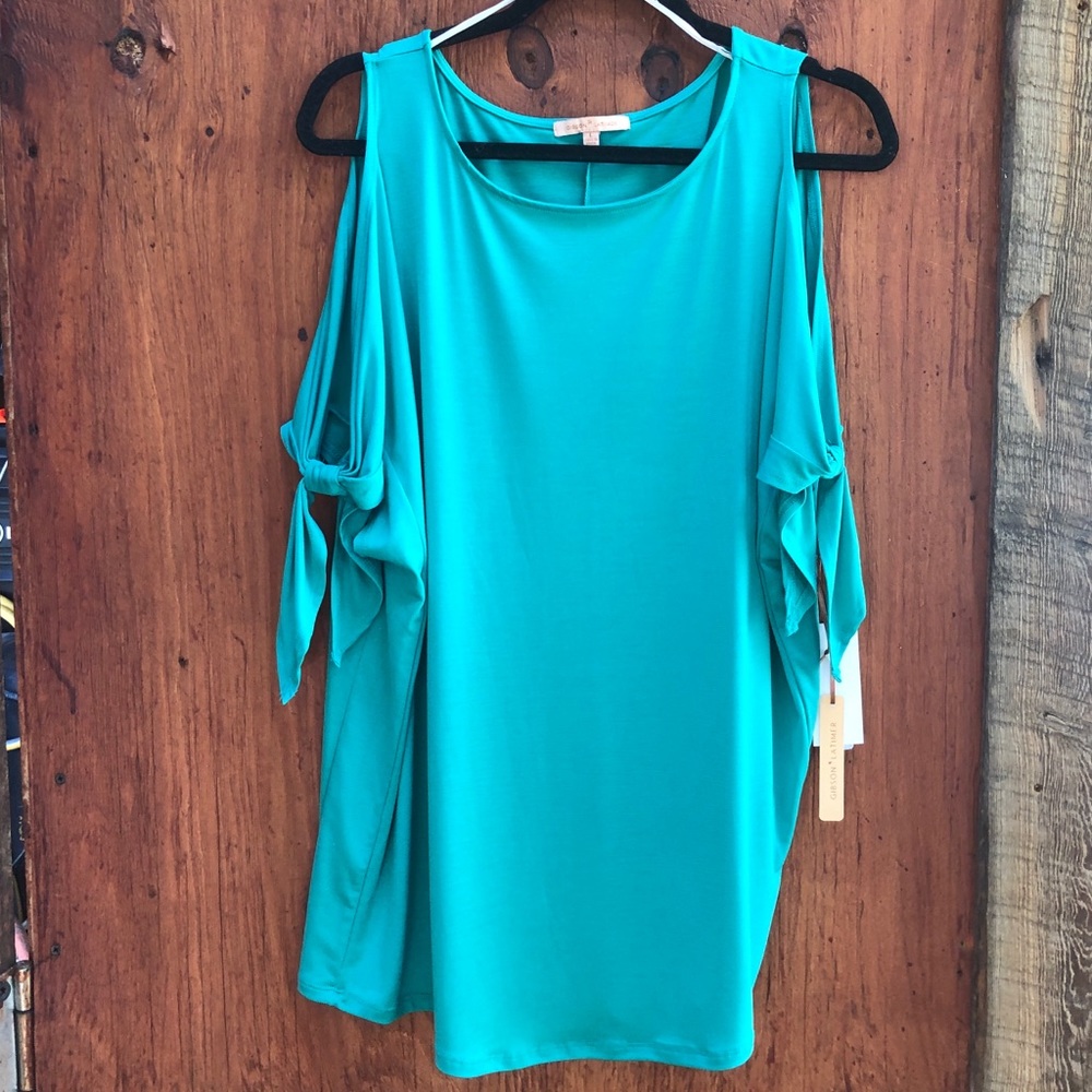 Gibson Latimer Cold Shoulder Top